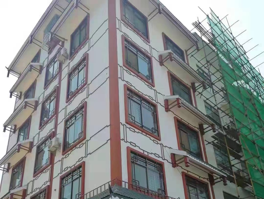 廣西兩高沿線鄉(xiāng)村風(fēng)貌工程改建巴馬縣項(xiàng)目選用金洋水性平涂